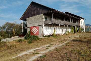 Дом, 1600 м², 3 эт.