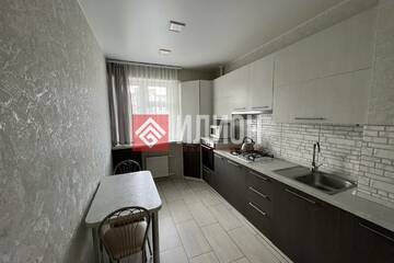 1-к квартира, 42 м², 7/10 эт.