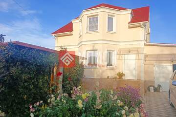 Дом, 196 м², 3 эт.