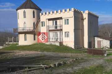 Дом, 1100 м², 3 эт.