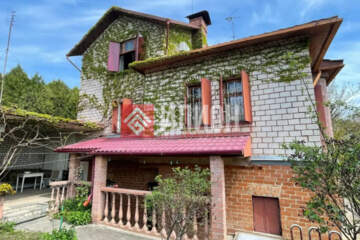 Коттедж, 271,8 м², 3 эт.