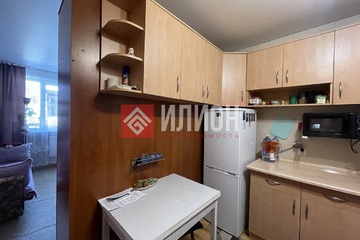 Комната, (всего 10 ком.), 17,6 м², 3/5 эт.