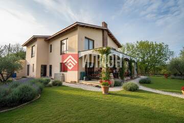 Дом, 370 м², 2 эт.