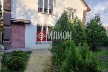 Дом, 220 м², 3 эт.