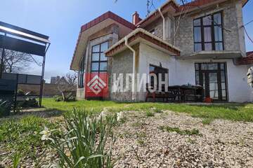 Дом, 195 м², 2 эт.