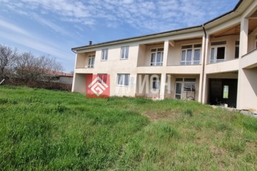 Дом, 780 м², 3 эт.