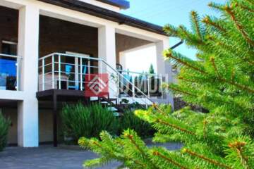 Дом, 240 м², 2 эт.