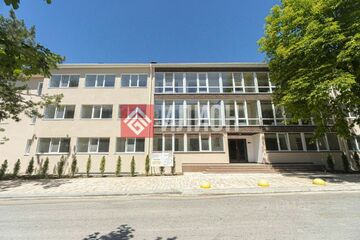 2-к квартира, 75,3 м², 1/3 эт.