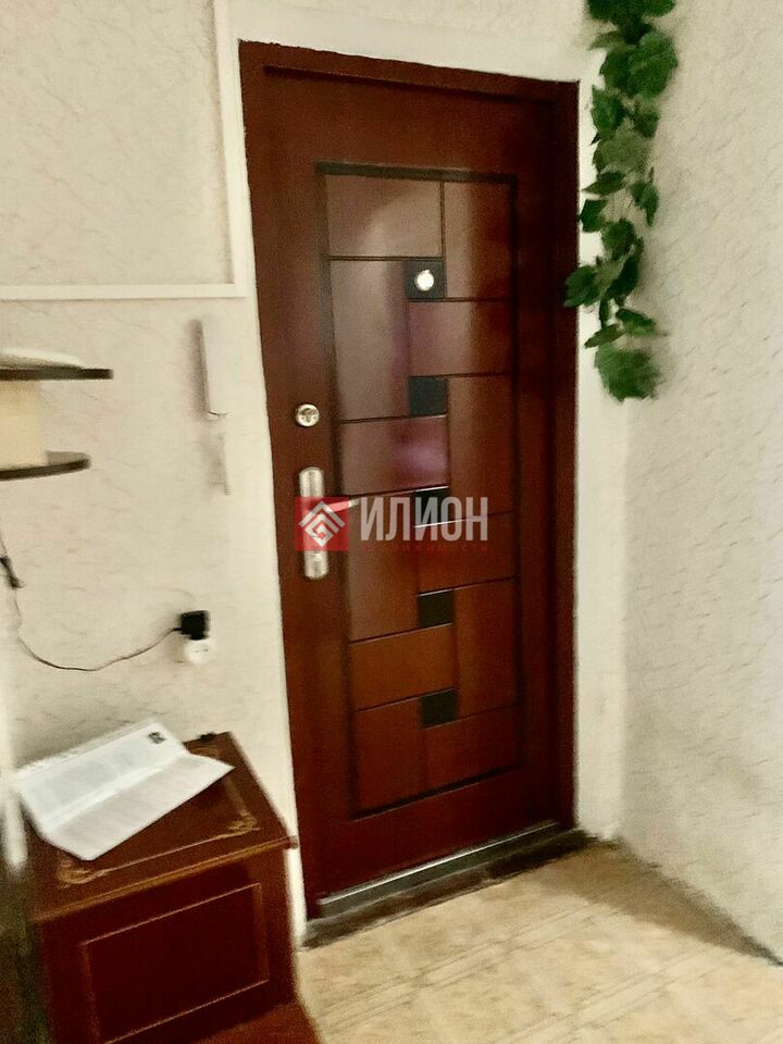 Квартира на продажу в Севастополе, Проспект Октябрьской революции, 32 фото №1